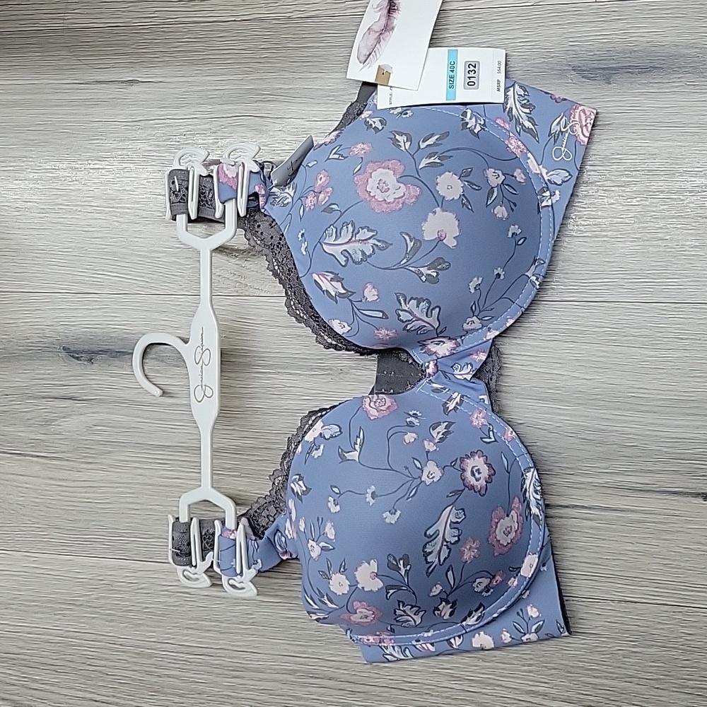 JESSICA SIMPSON BRA.